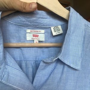 Levi’s cotton striped button up ✨